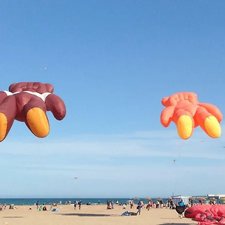 Gold Beach Апартаменты